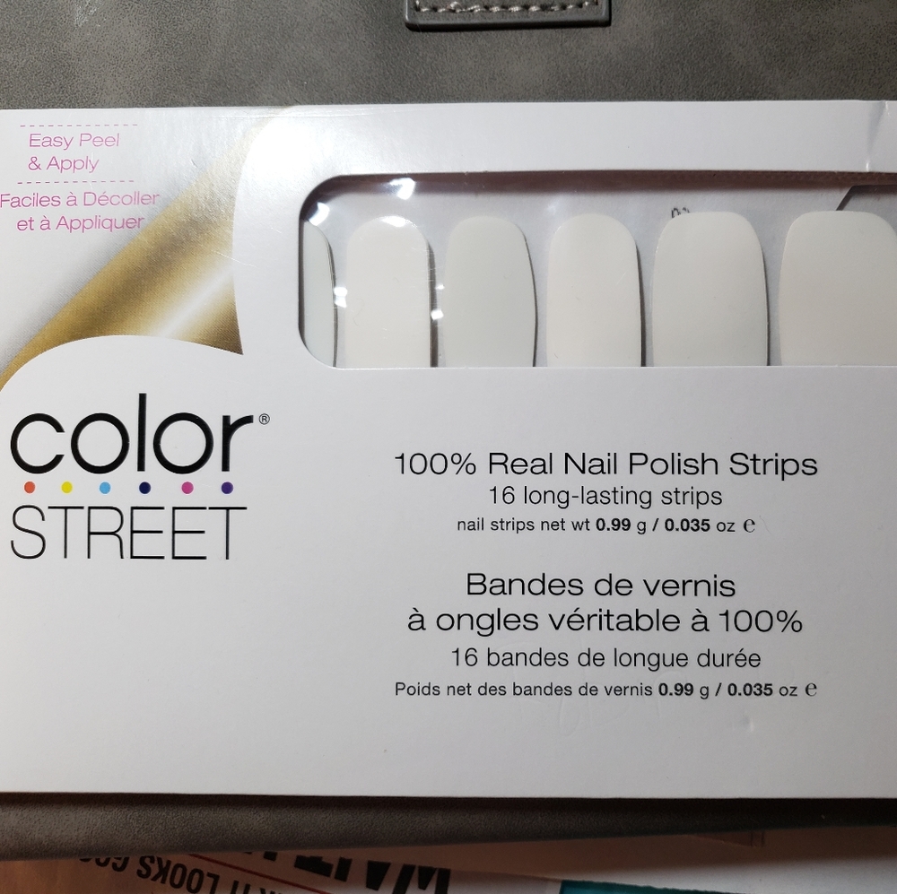 Colorstreet Swiss and Tell NWT